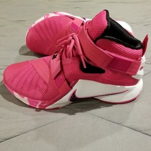 Nike LeBron Soldier 9 "Think Pink"